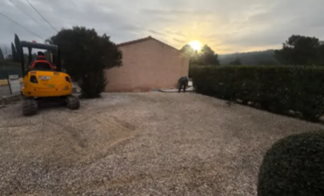 Construction d'un garage privé collé à une maison à Carcès, Carcès, MKLD